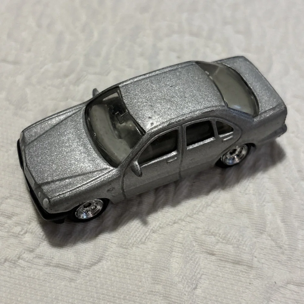 Motor Max Mercedes-Benz C-Class Sedan Silver 1:64 Scale Diecast 6066 Vtg 2003